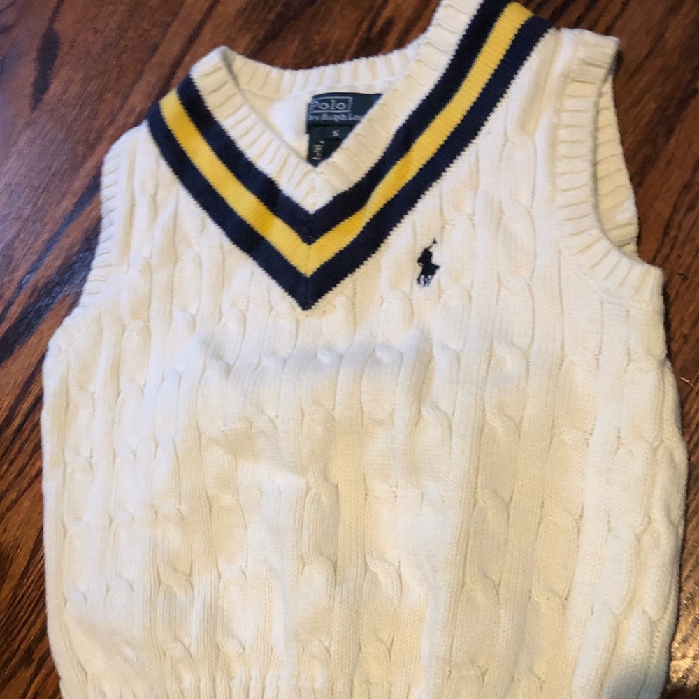 Knit sweater vest in perfect condition size 5